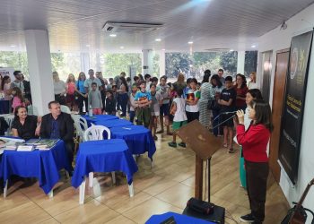 Feira do Livro da AVL reúne autores locais e regionais em Governador Valadares